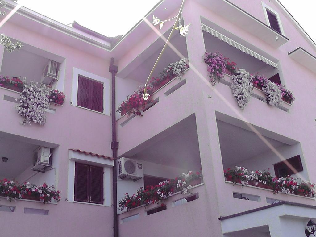 Guest House Lavanda 2 Njivice Exterior photo