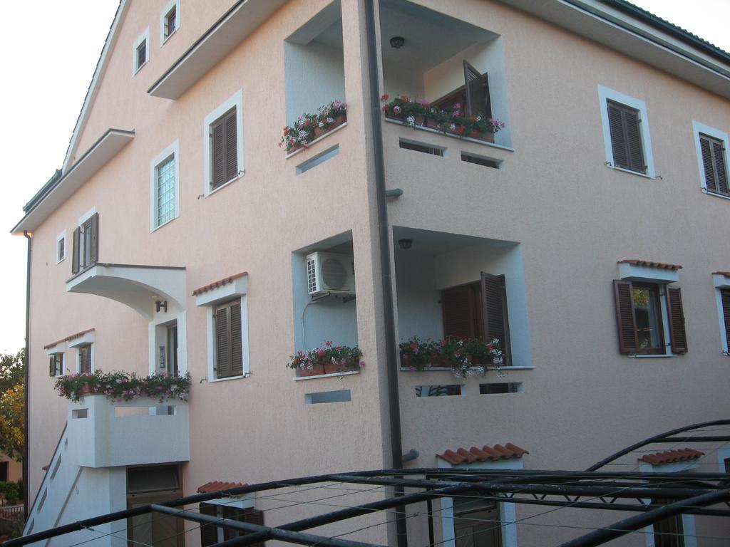 Guest House Lavanda 2 Njivice Exterior photo