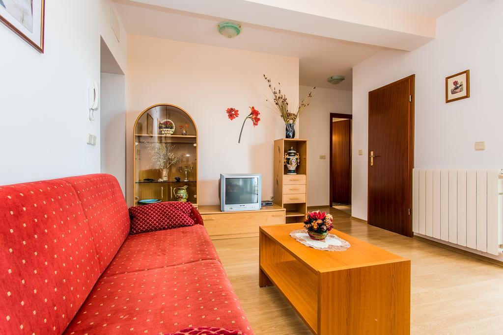 Guest House Lavanda 2 Njivice Exterior photo