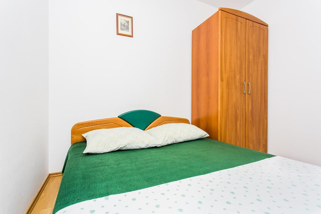 Guest House Lavanda 2 Njivice Exterior photo